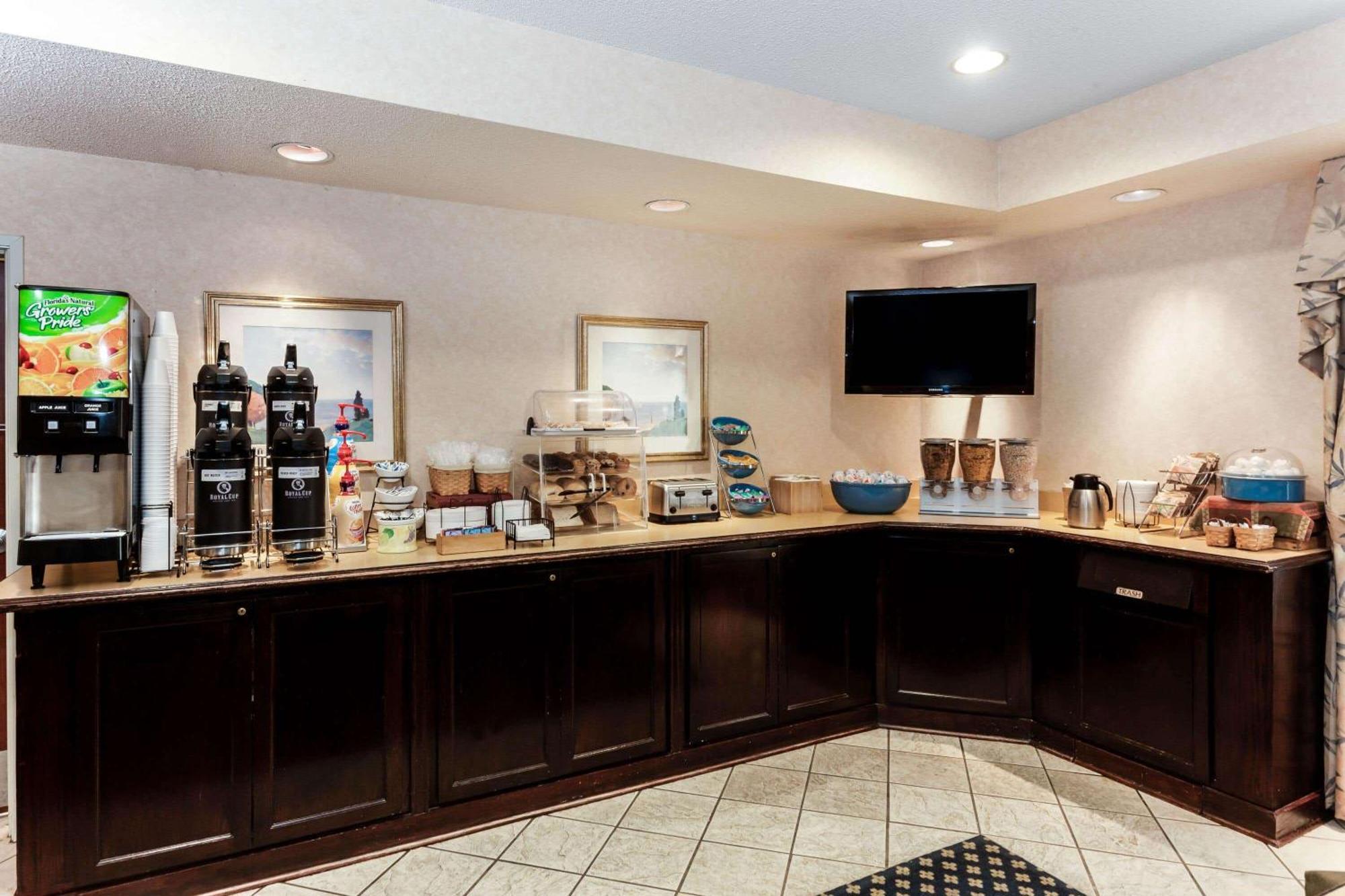 La Quinta By Wyndham Milwaukee Sw New Berlin Hotel Buitenkant foto