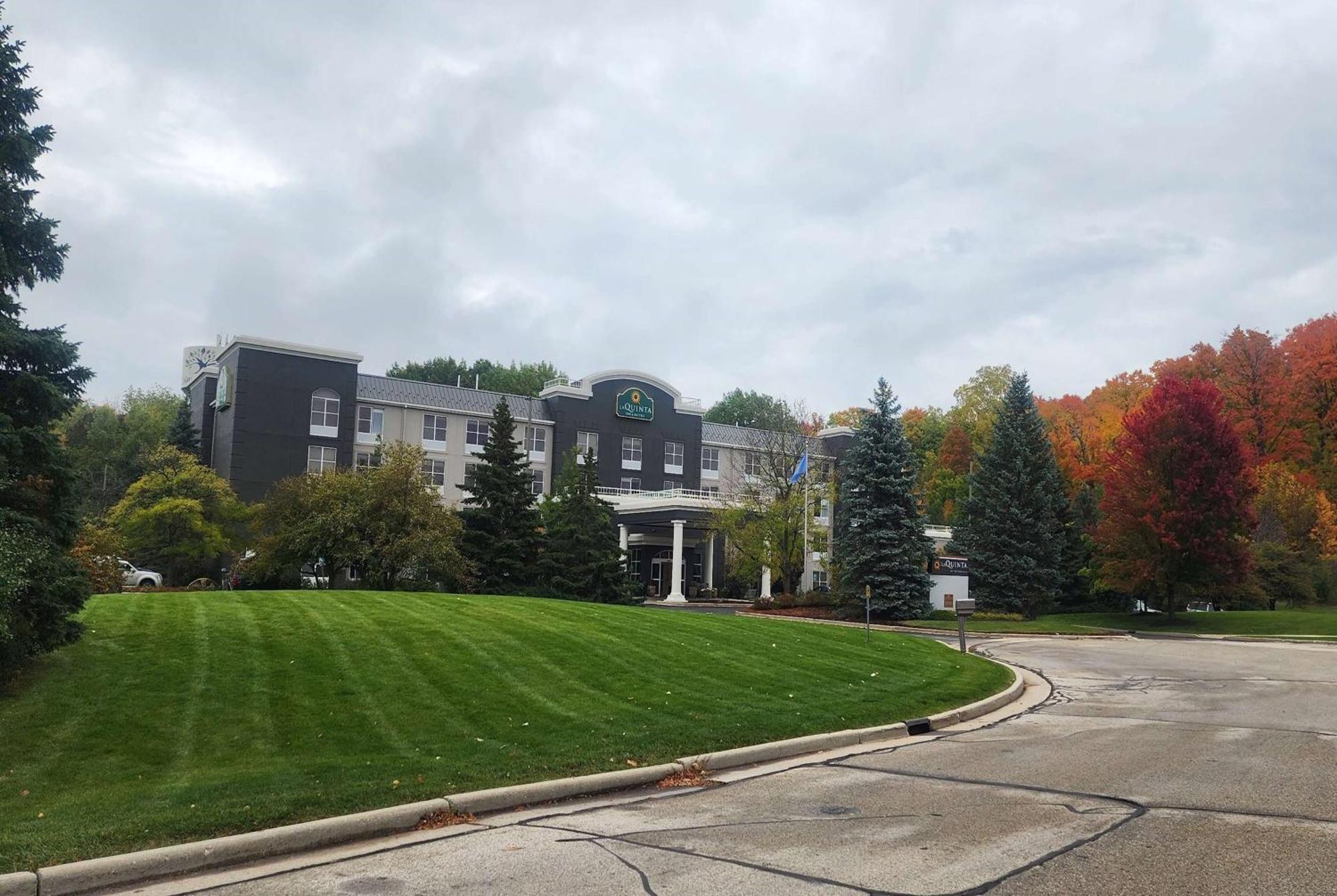 La Quinta By Wyndham Milwaukee Sw New Berlin Hotel Buitenkant foto